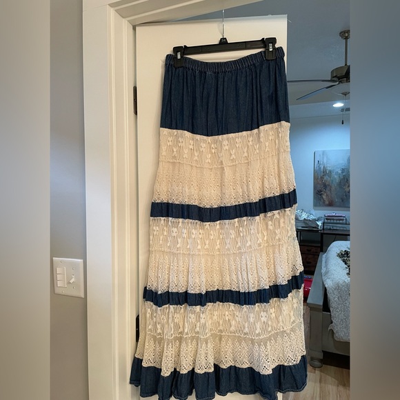 Long denim look ruffle skirt. Beautiful - Picture 3 of 9